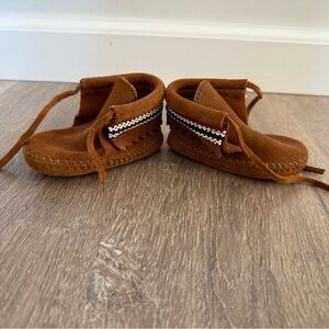 Baby Minnetonka Moccasins Size 2